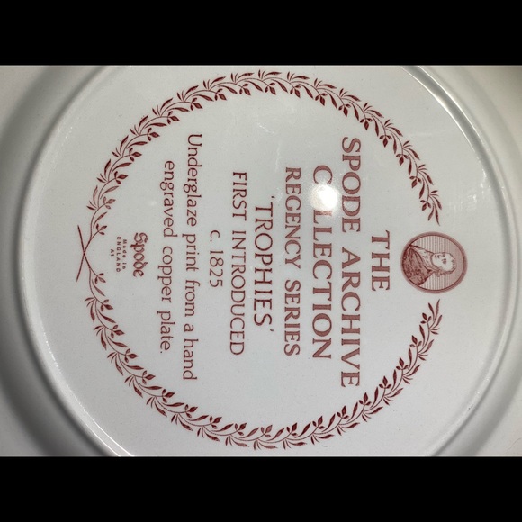 Spode Trophies Plate 10 7/8 1 Spode Trophies 10.7/8” Dinner Plate